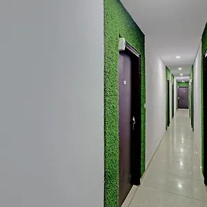**** Hotel Oyo 81168 Collection O Dwarka Mor India